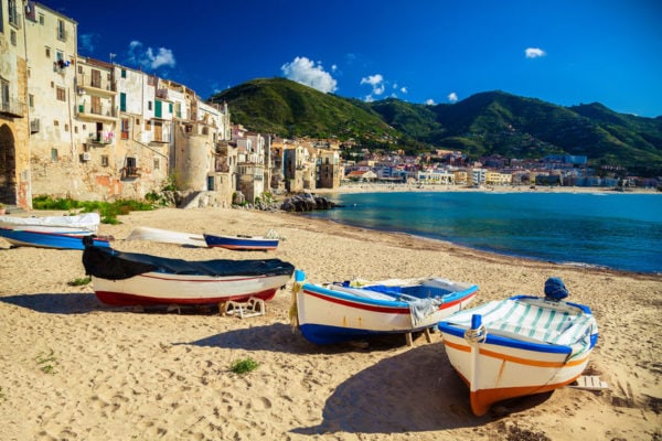 cefalu sicily boats