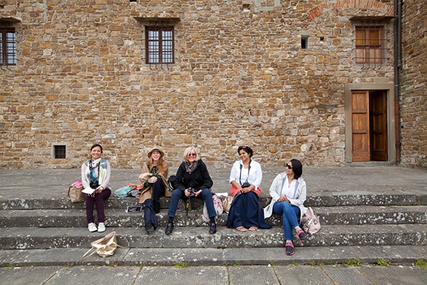 Perfect Day in Florence sitting on the stairs of the Piazza