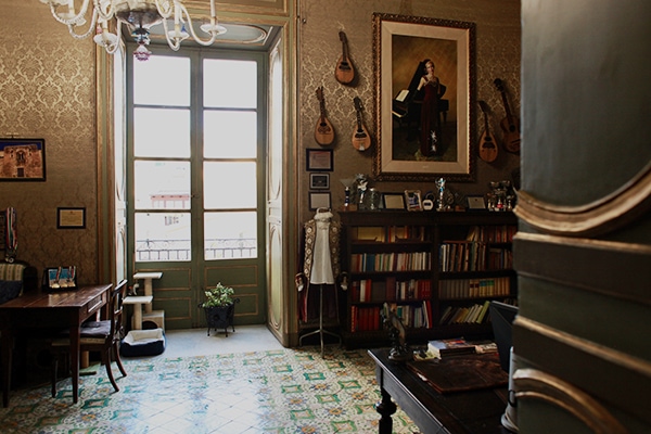 sicily tours for women coed in the home of a countess